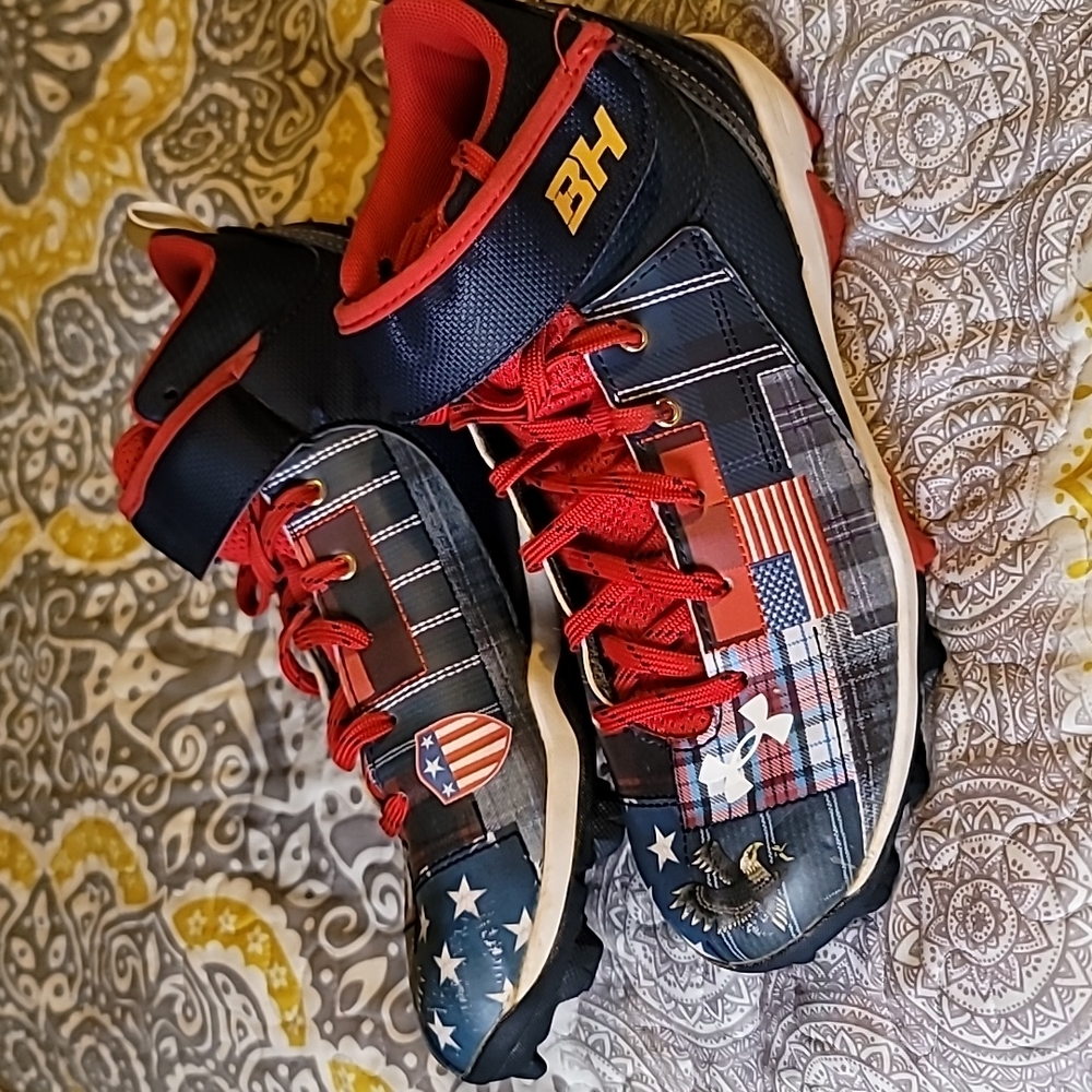Boys Under Armour Baseball cleats